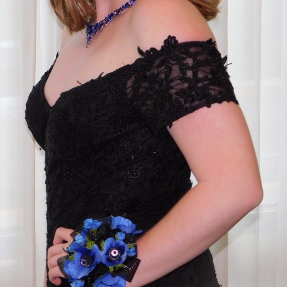 Sherri Hill Prom Dress - Picture 2 of 3